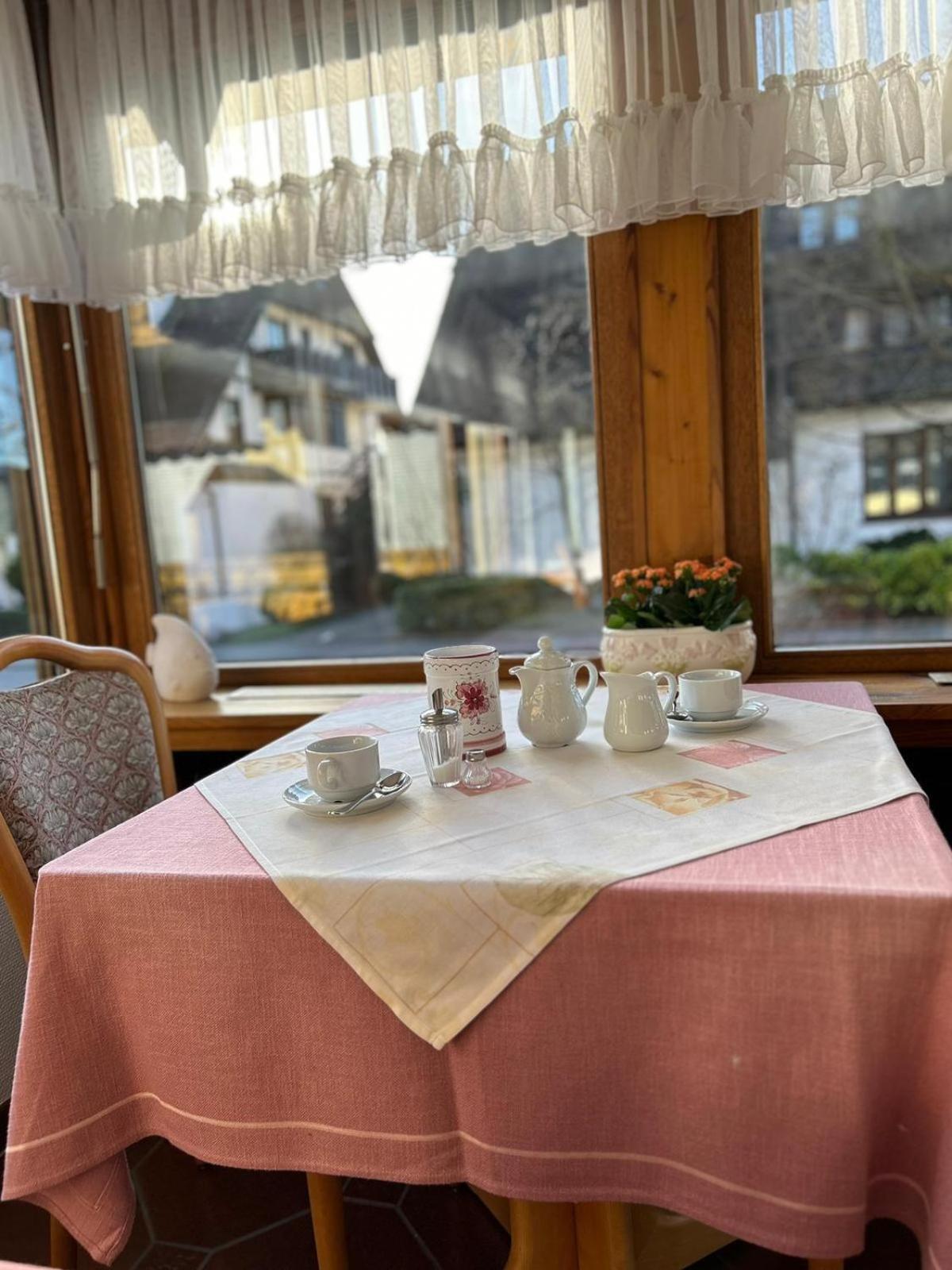 Gaestehaus Herzog อูลดิงเงน มึลโฮเฟิน ภายนอก รูปภาพ
